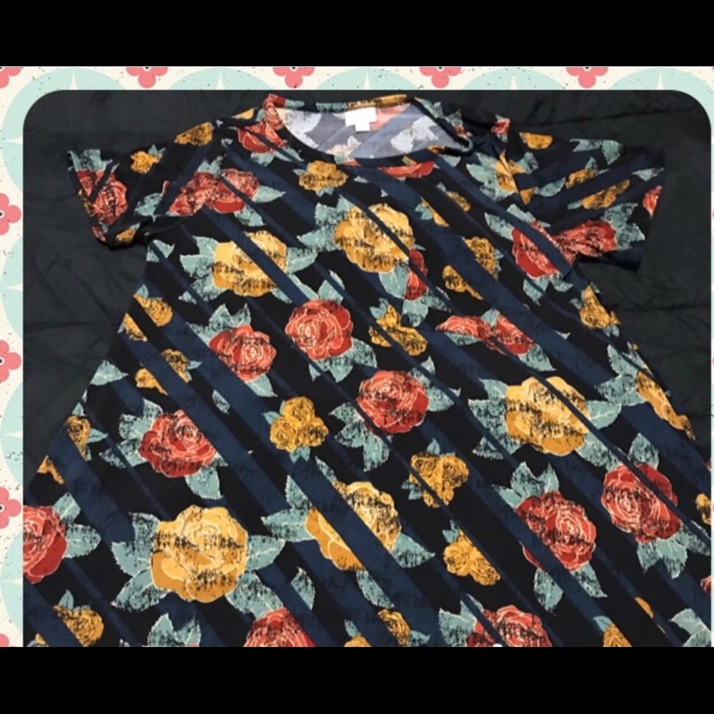 Lularoe Carly medium floral